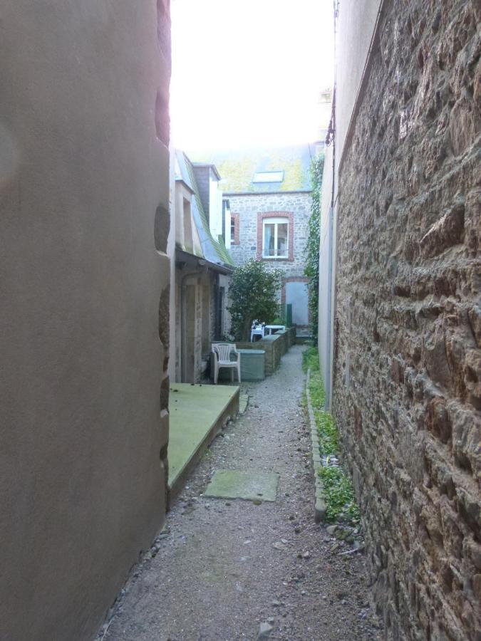 サン・ヴァ・ラ・ウグ Quai Vaubanヴィラ エクステリア 写真